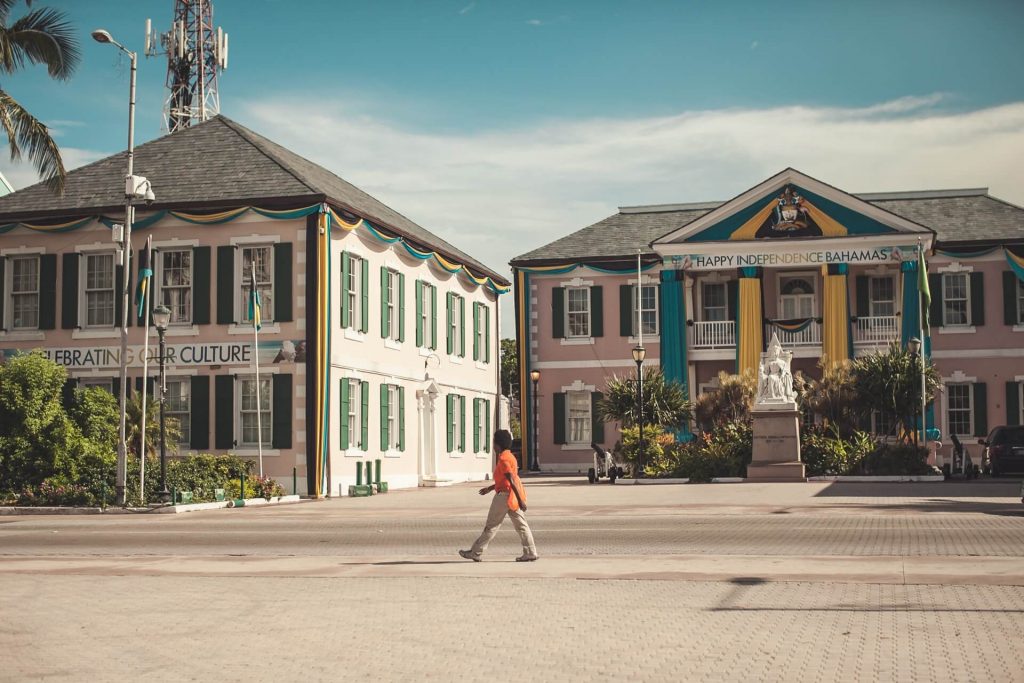 Streets of Bahamas. Image: Marc Fanelli Isla, Unsplash. 