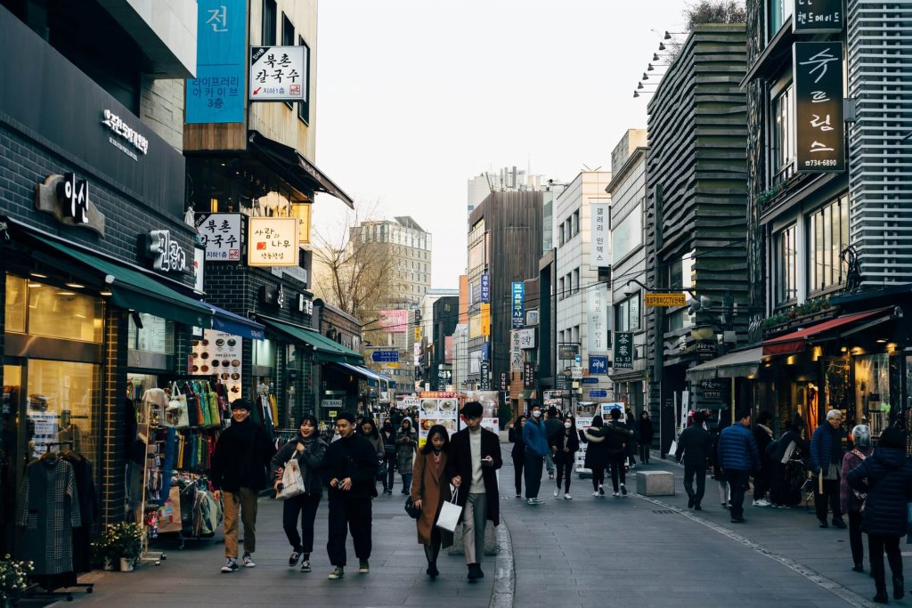 Shopping in Myeongdong. Image: Markus Winkler, Unsplash. 