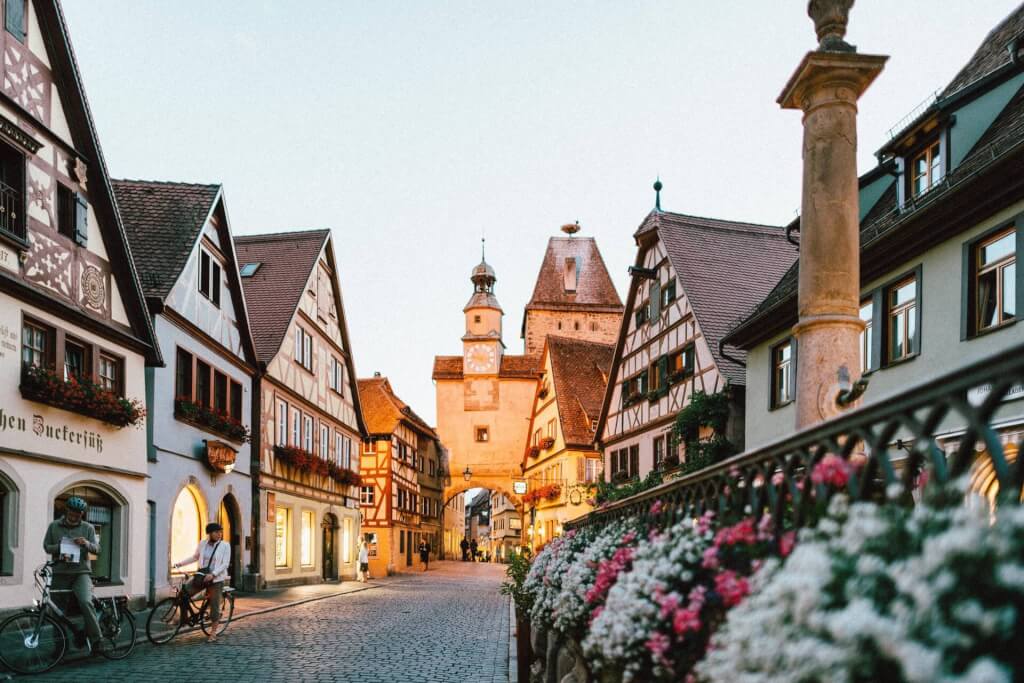 Festivals in Germany. Image: Roman Kraft, Unsplash.