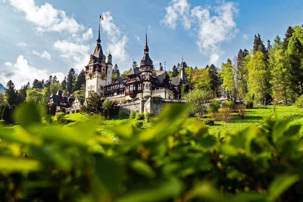 Cities in Romania To Discover. Image: Majkl Velner, Unsplash.