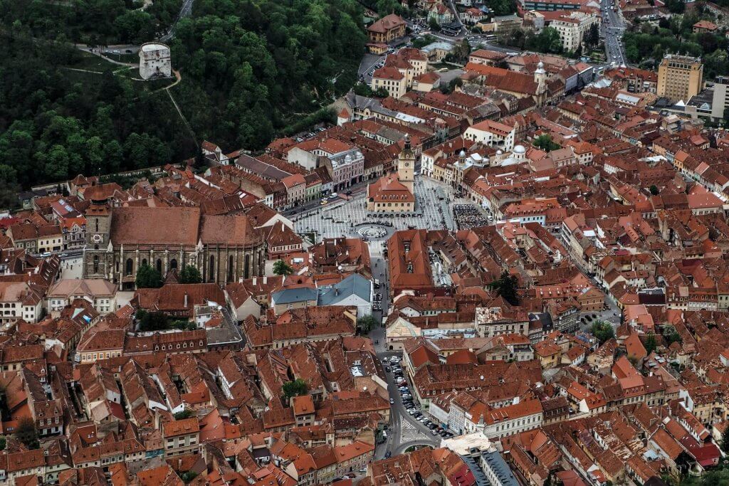 Brasov. Image: Maria Teneva, Unsplash. 