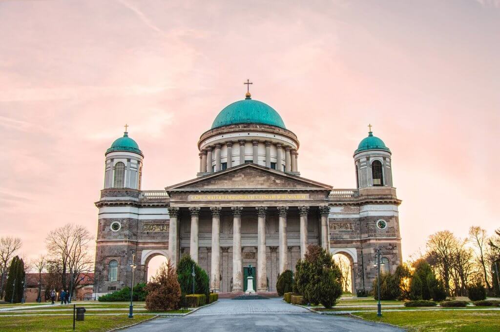 Esztergom. Image: Gergely Meszacsek, Unsplash. 